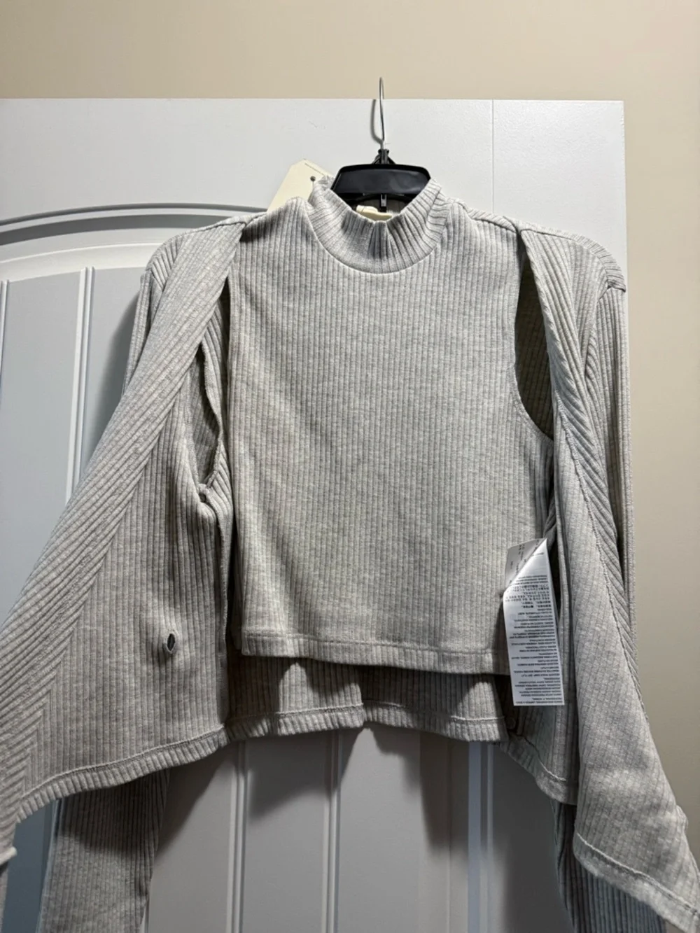 Levi’s Veviter Rib Set - Picture 2 of 5